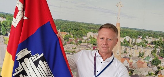 Lietuvos Prezidento inauguracijoje suplevėsuos ir trys herbinės Rokiškio savivaldybės vėliavos