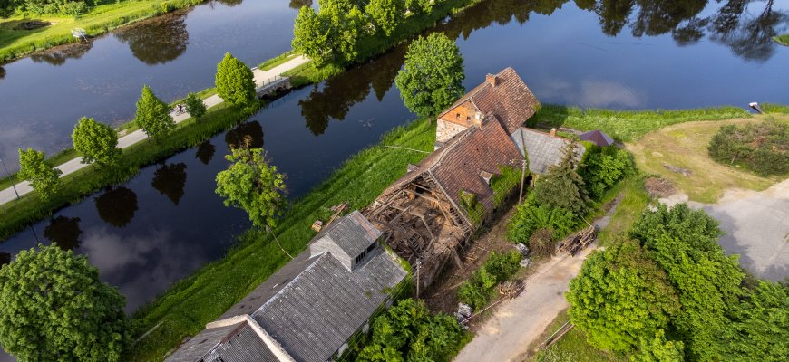 Buvusioje alaus darykloje pradėtos šalinti avarijos grėsmės (video+foto)