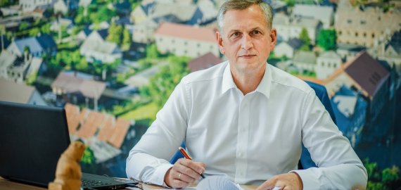 Rajono meras: leidimas paskolai – būtina saugos pagalvė