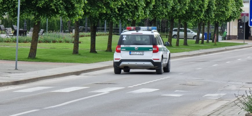 Policija artimiausias dienas sustiprins kelių kontrolę