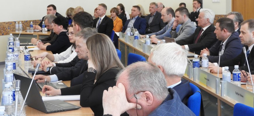 Po kelerių metų pritrūks matematikos, fizikos mokytojų – atvykstančius pedagogus skatins didesnėmis kompensacijomis