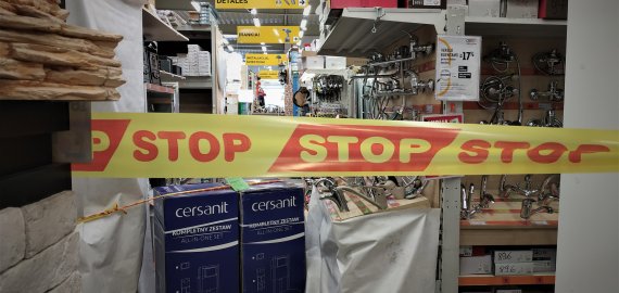 Veiklą atnaujina parduotuvės, muziejai