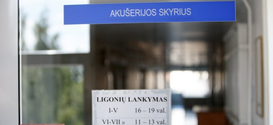 Ministerija leido atlikti cezario pjūvio operacijas to pageidaujant gimdyvėms