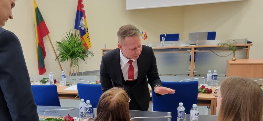Darbingas pirmasis naujos tarybos posėdis: patvirtinti 5 komitetai, 2 vicemerai, administracijos direktorius
