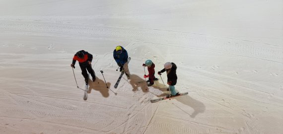 Velykalnio bendruomenės parke atidaryta lygumų slidinėjimo trasa