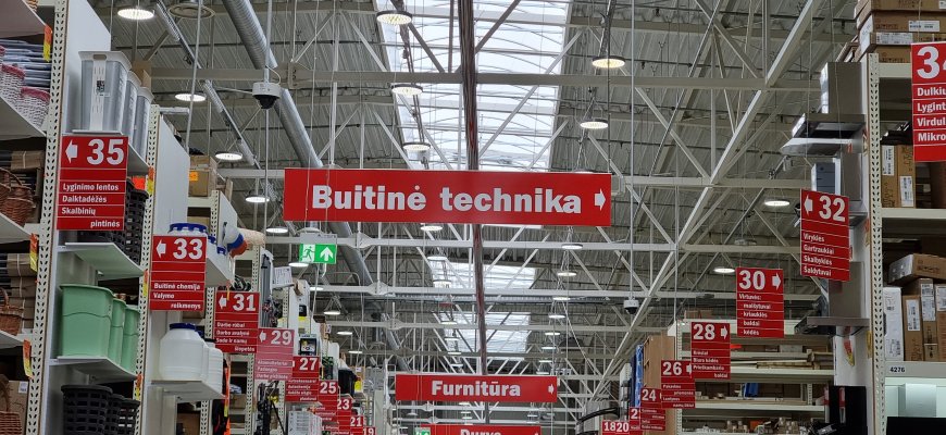 Apsivogė elektronikos parduotuvėje