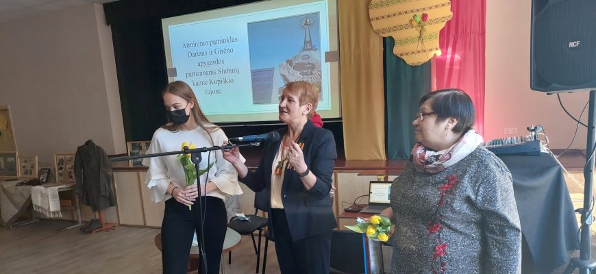 Rokiškio Juozo Tumo-Vaižganto gimnazijos „Romuvos“ padalinyje vyko pilietiškumo pamoka (foto)