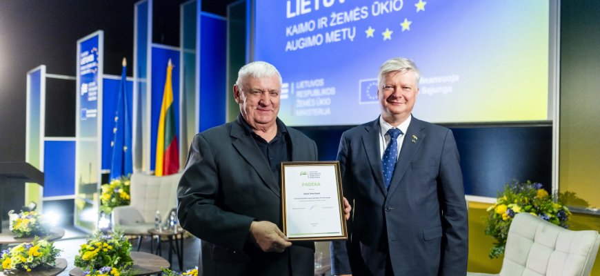 Rokiškio rajono ūkininkas J. Venslovas pagerbtas ŽŪM padėka