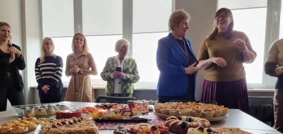 Pyragų diena: vieni rinko aukas, kiti dalino gerumą (foto)