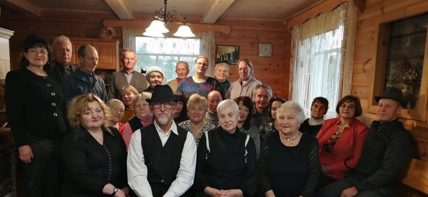 Literatūros ir muzikos popietė ,,Gimtinės klevui“ (foto)