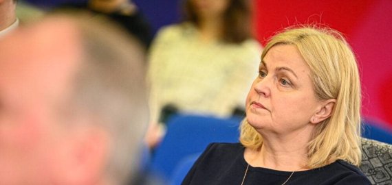 Kodėl rokiškietė norėtų pasikalbėti su japonu Haruki Murakami? Atviras interviu su R. Vilimiene