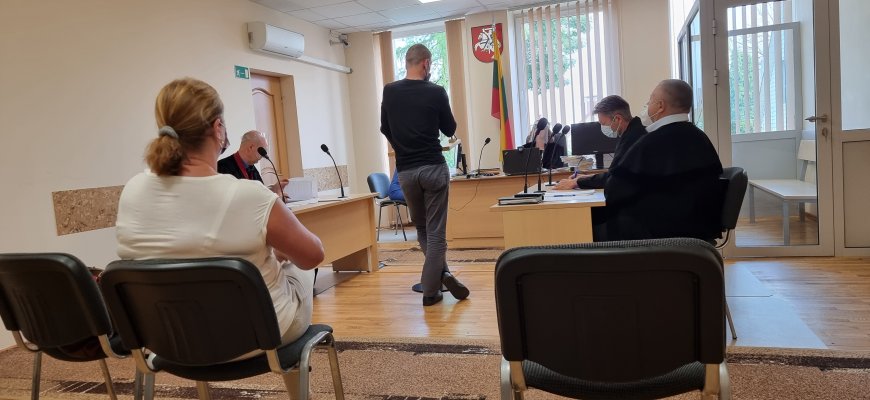 Buvusiam Rokiškio aliejinės direktoriui tenka minti Rokiškio teismo slenkstį