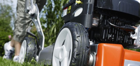 Ilgapirščiai ruošiasi pavasariniams darbams: pavogta žoliapjovė ir benzininis pjūklas