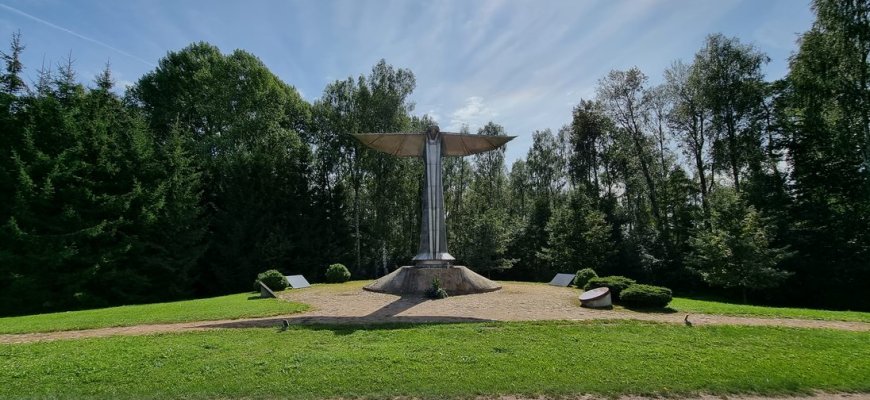 Panemunyje – Angelui 20, Panemuniui 425