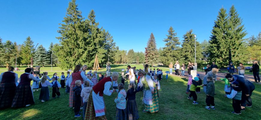L. Šepkos parkas vėl sulaukė būrio, šį kartą, mažųjų šokėjų (foto+video)