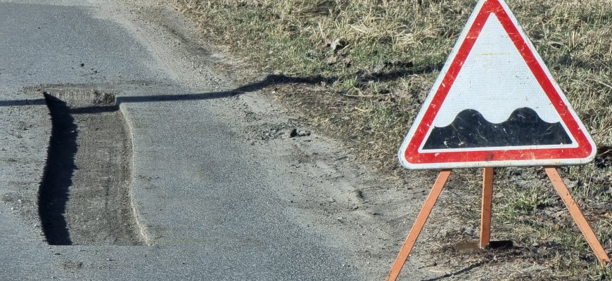 Valstybinius kelius prižiūrintys kelininkai dirba visu pajėgumu: šilta vasara, gausūs lietūs kelia papildomų iššūkių