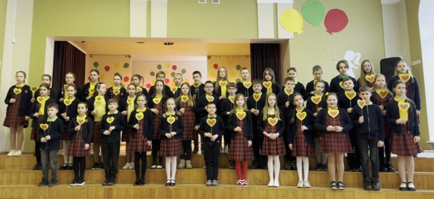 Rokiškio Juozo Tumo-Vaižganto progimnazijos mokinių sveikinimas Vasario 16-osios proga (video)