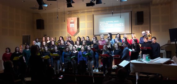 Pa(si)mąstymas su choru UT RE MIO: uteniškių  ir rokiškėnų bendradarbiavimo unikalios patirtys