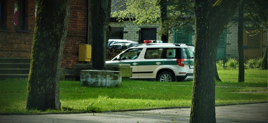 Į namą įsiveržę nepažįstamieji apvogė ir sumušė vyrą