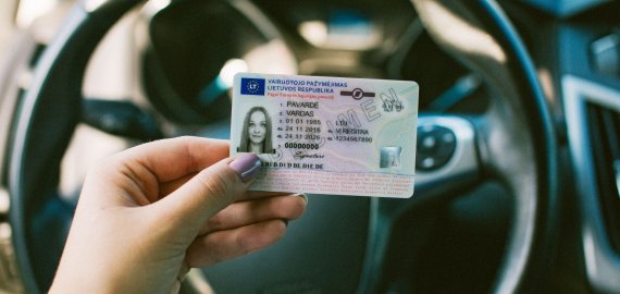 Seimą pasiekė siūlymas „duoti“ motociklo „teises“ B kategorijos vairuotojams