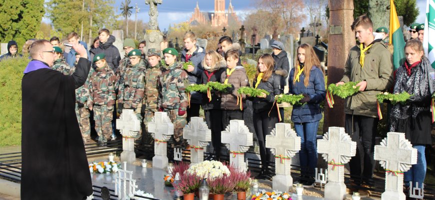 Iškilmingai palaiminta atnaujinta 1919-20 m. Laisvės kovose žuvusių karių kapavietė Rokiškyje