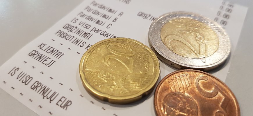 Įsigaliojus naujai tvarkai siuntoms iš Kinijos net menkiausią pirkinį gali tekti deklaruoti