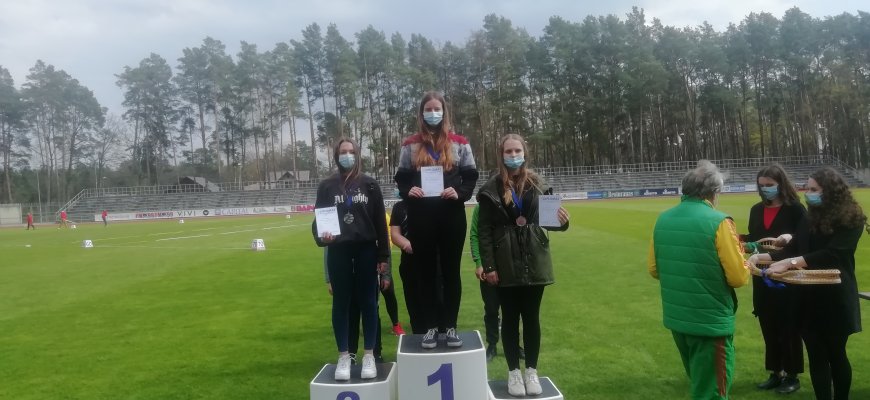 Puikūs rajono lengvaatlečių startai
