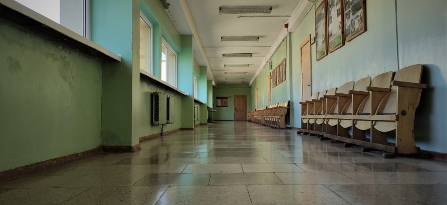 Švietimiečiai ragina skubiau spręsti mokyklų tinklo pertvarkos, klasių komplektų klausimus
