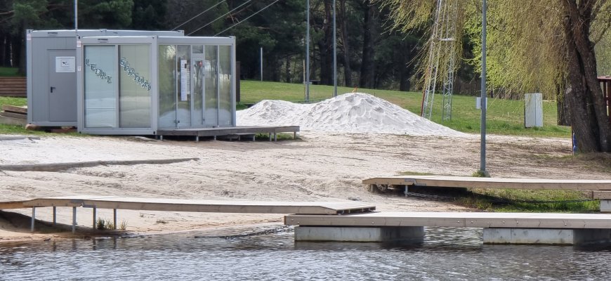Rokiškio paplūdimiuose – kvarcinis smėlis. Ar jis kenksmingas, vienos nuomonės nėra
