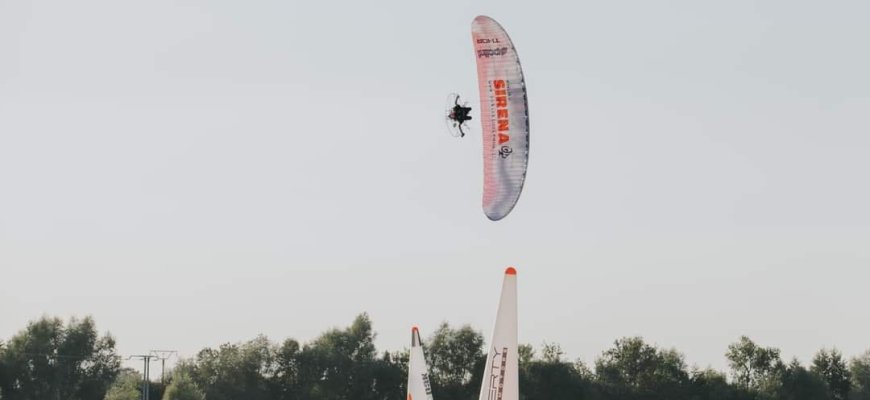 Lietuvos vardą parasparnių slalomo čempionate gynė rokiškėnai