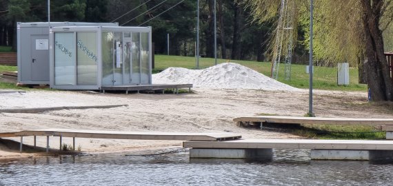 Rokiškio paplūdimiuose – kvarcinis smėlis. Ar jis kenksmingas, vienos nuomonės nėra