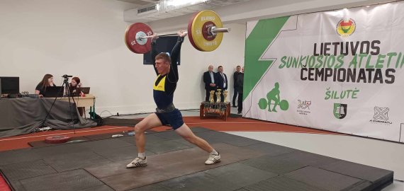 Sunkiaatletis A. Jasaitis čempionate jėgas išbandė aukštesnėje svorio kategorijoje