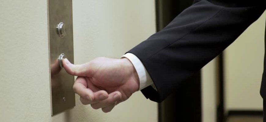 Pirmojo aukšto gyventojams geros žinios: siūloma nustatyti išimtį dėl apmokėjimo už liftą gyvenantiems pirmame aukšte