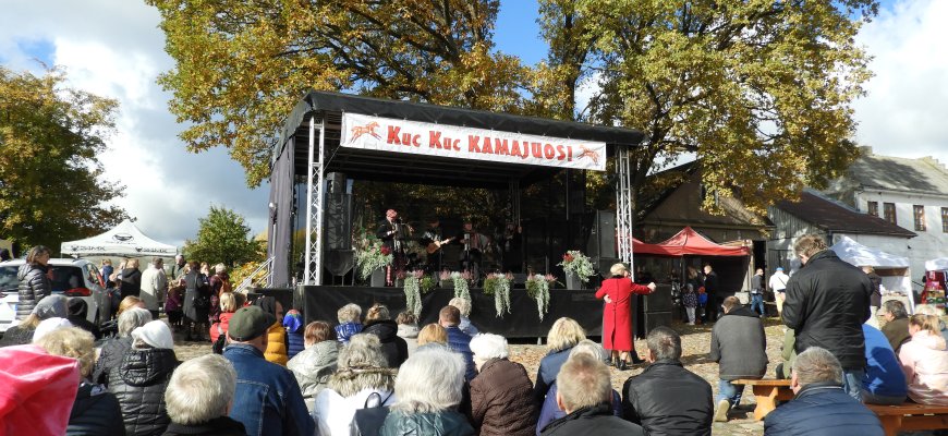 Kviečia „Kuc kuc Kamajuos“