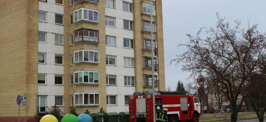 P. Širvio gatvėje degė konteineris