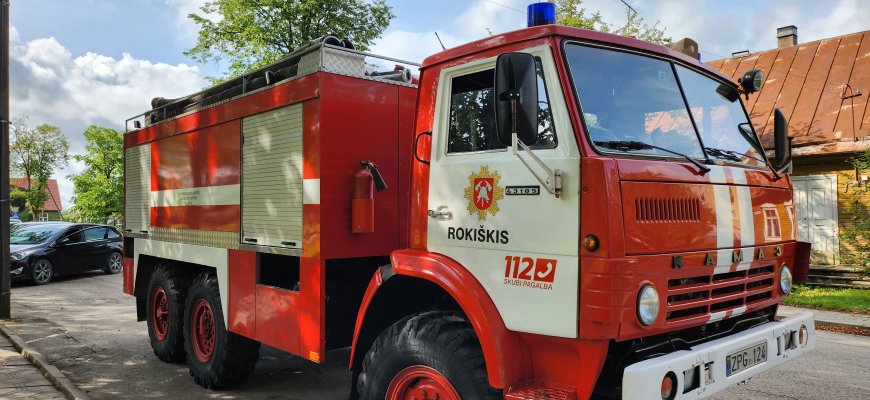 Naujasis ugniagesių automobilis dar garaže, o su vienu iš senųjų planuoja atsisveikinti