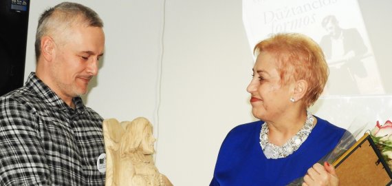 Juozo Keliuočio literatūrinė premija įteikta rašytojai Aldonai Ruseckaitei