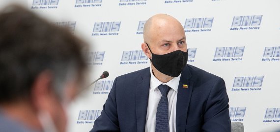 A. Veryga ragina Seimą stabdyti darbą, testavimą vadina nepakankama priemone