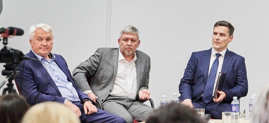 Dvigubai mažesnė būsima opozicija pasiduoti neketina
