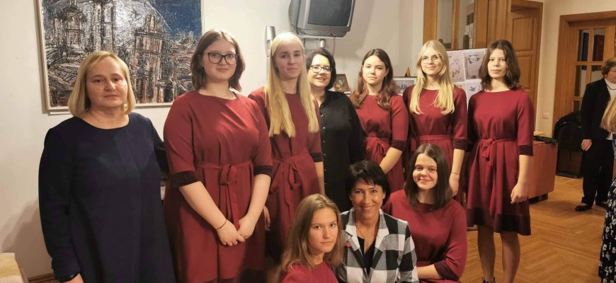 Muzikos mokyklos dainininkės dalyvavo operos solistės Irenos Jasiūnaitės atminimo vakare (foto)