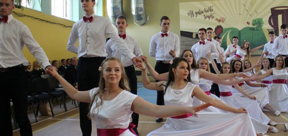 Juozo Tumo - Vaižganto gimnazijoje nuskambėjo paskutinis skambutis (foto+video)