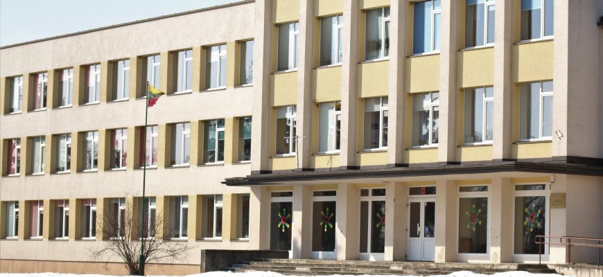 Karantinas Juodupės gimnazijos abiturientų šimtadienio nesugadino - jis vyko nuotoliniu būdu