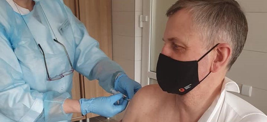 Rokiškio rajono meras Ramūnas Godeliauskas paskiepytas „Astra Zeneca“ vakcina
