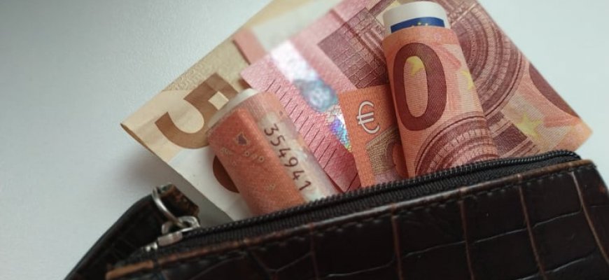 Tėvai gaus nedarbingumą, dėl subsidijų už prastovas sprendimas trečiadienį