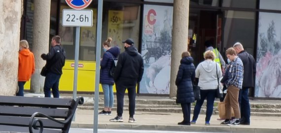 Verslas gali pradėti veiklą su galimybių pasu, be jo prie staliuko – tik dviese