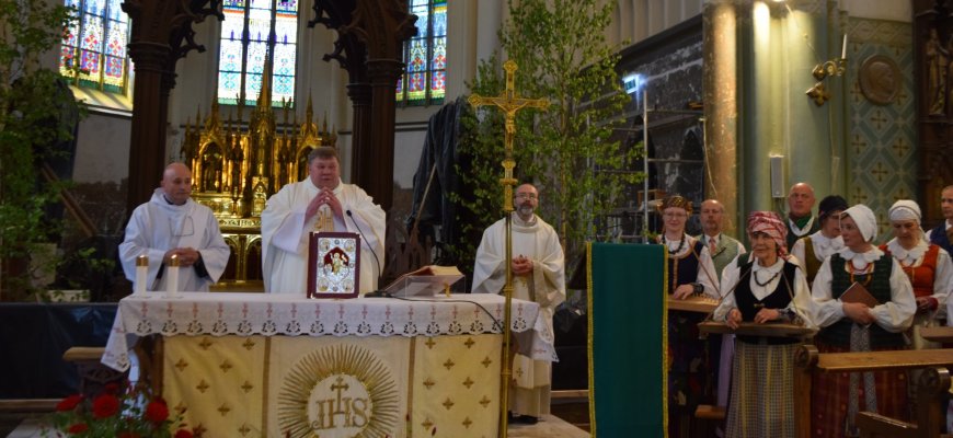 „Giesmių pynė – Marijai“: jungianti bendrystės gija (foto)