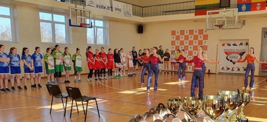 Kamajų A. Strazdo gimnazija – Lietuvos mokyklų žaidynių krepšinio varžybų prizininkė