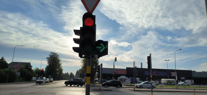 Judriausia miesto sankryža pasikeitė: prie šviesoforo įrengta papildoma žalia rodyklė