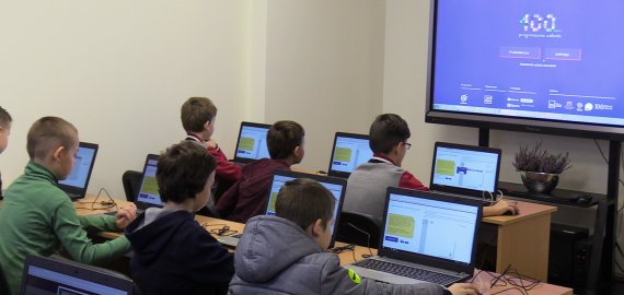 Renginyje „Šimtmečio programavimo valanda“ dalyviai bandė aplenkti Rūtą Meilutytę