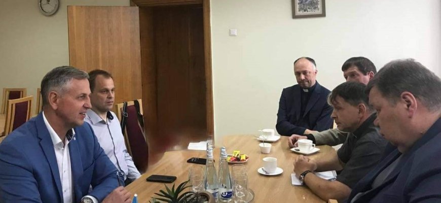Rokiškio bažnyčioms savivaldybė tiesia pagalbos ranką